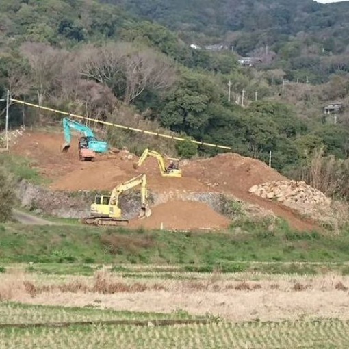 南有馬地区曲手ため池堤体